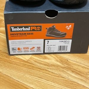 Composite toe safety shoes